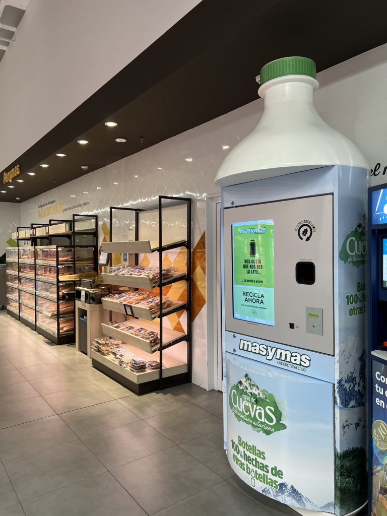 Máquinas que te pagan por reciclar